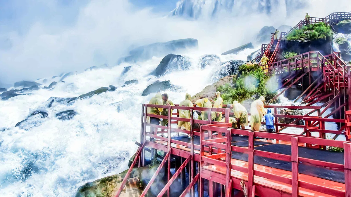 Overnight bus, U.S. side on a Niagara Falls tour from NYC, New York