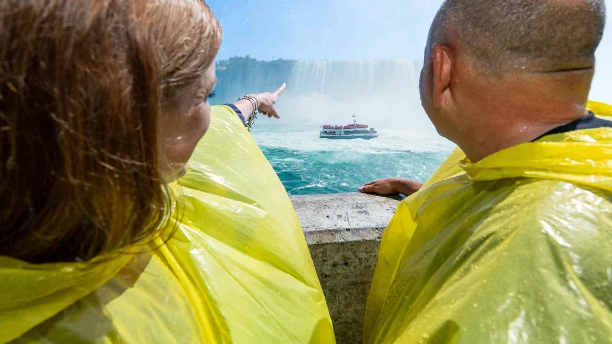 Small van, 14 seats on a Niagara Falls tour from NYC, New York